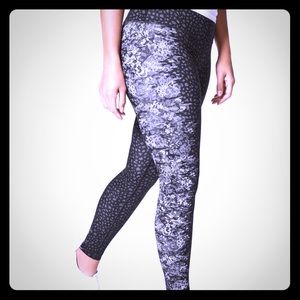 Lululemon Lace Wunder Under HR Tight Leggings